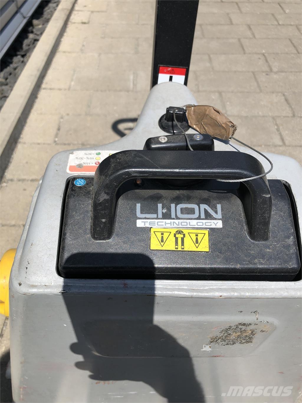 Still ECH 12 C Wózki widłowe unoszące z dyszlem