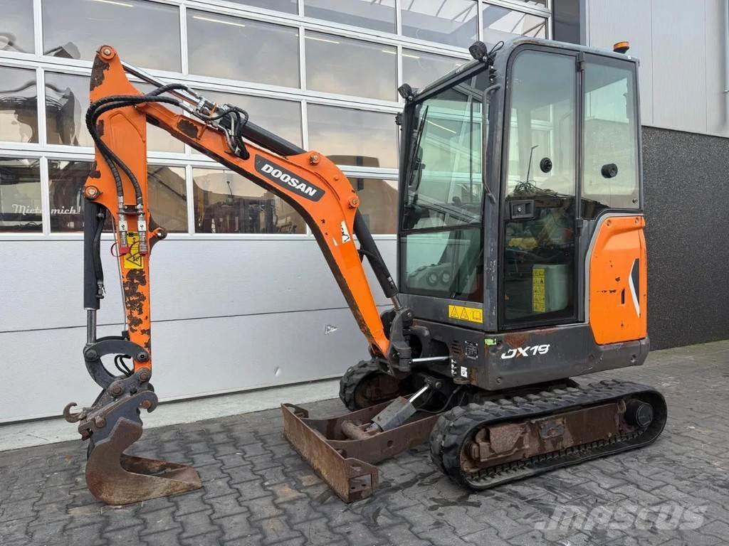 Doosan DX19 Minikoparki