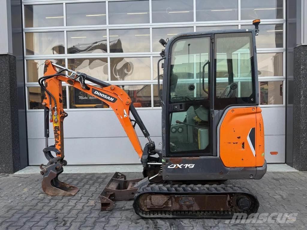 Doosan DX19 Minikoparki
