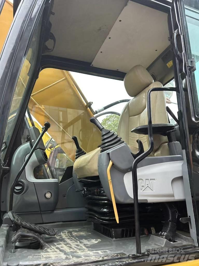 CAT 320 D Koparki gąsienicowe