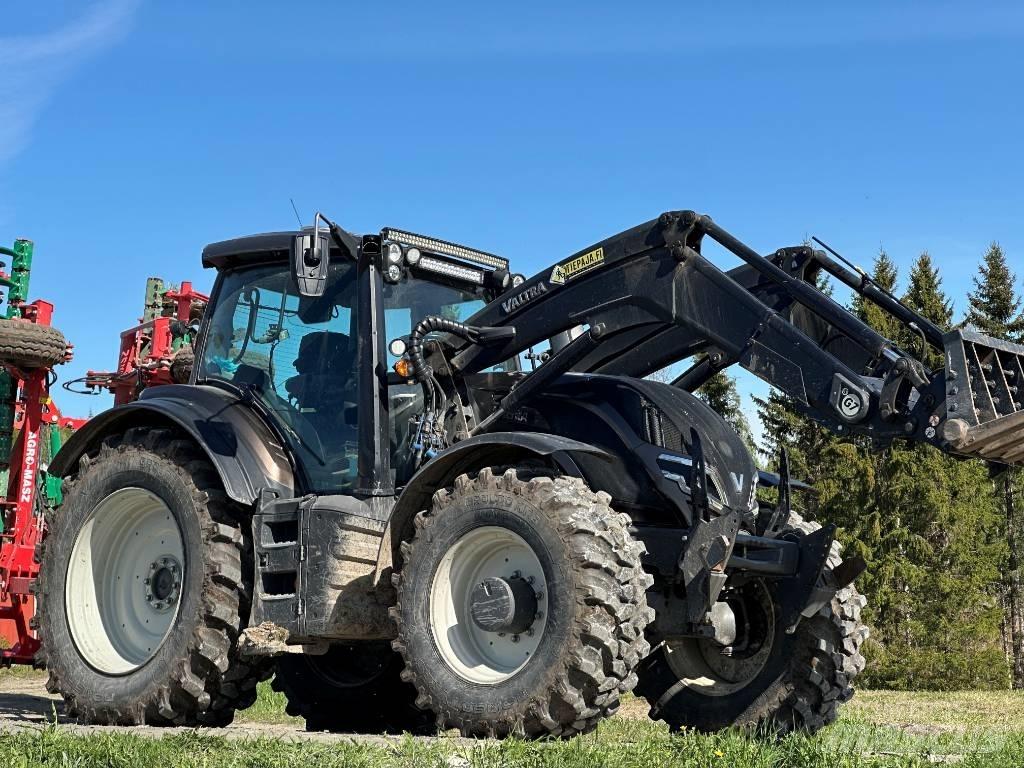 Valtra T 255 Versu Ciągniki rolnicze