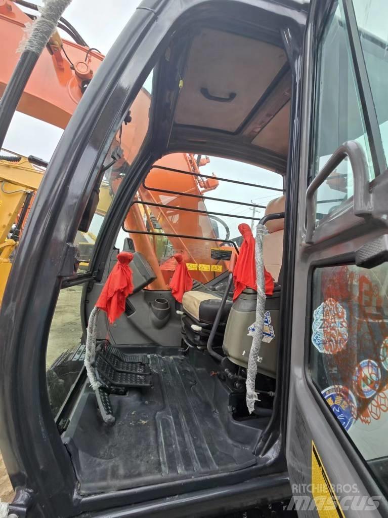 Hitachi ZX 135 US Koparki gąsienicowe