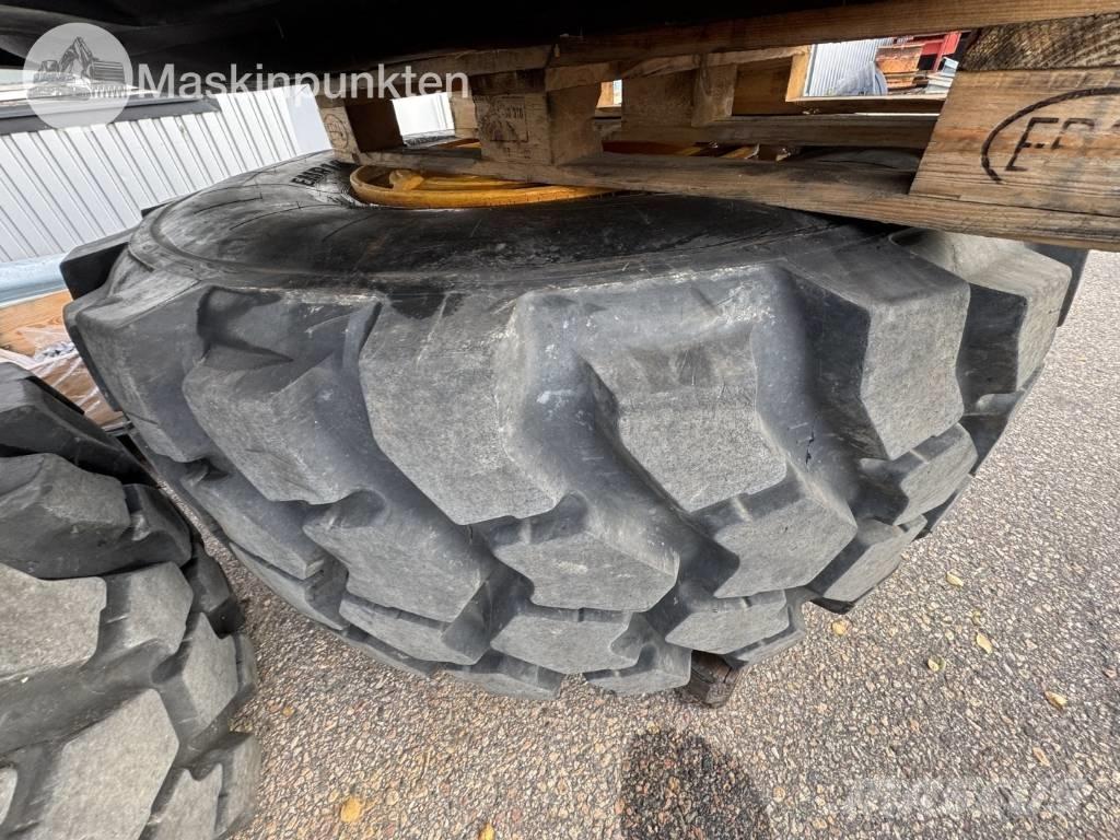 Trelleborg EMR1030 Opony, koła i felgi