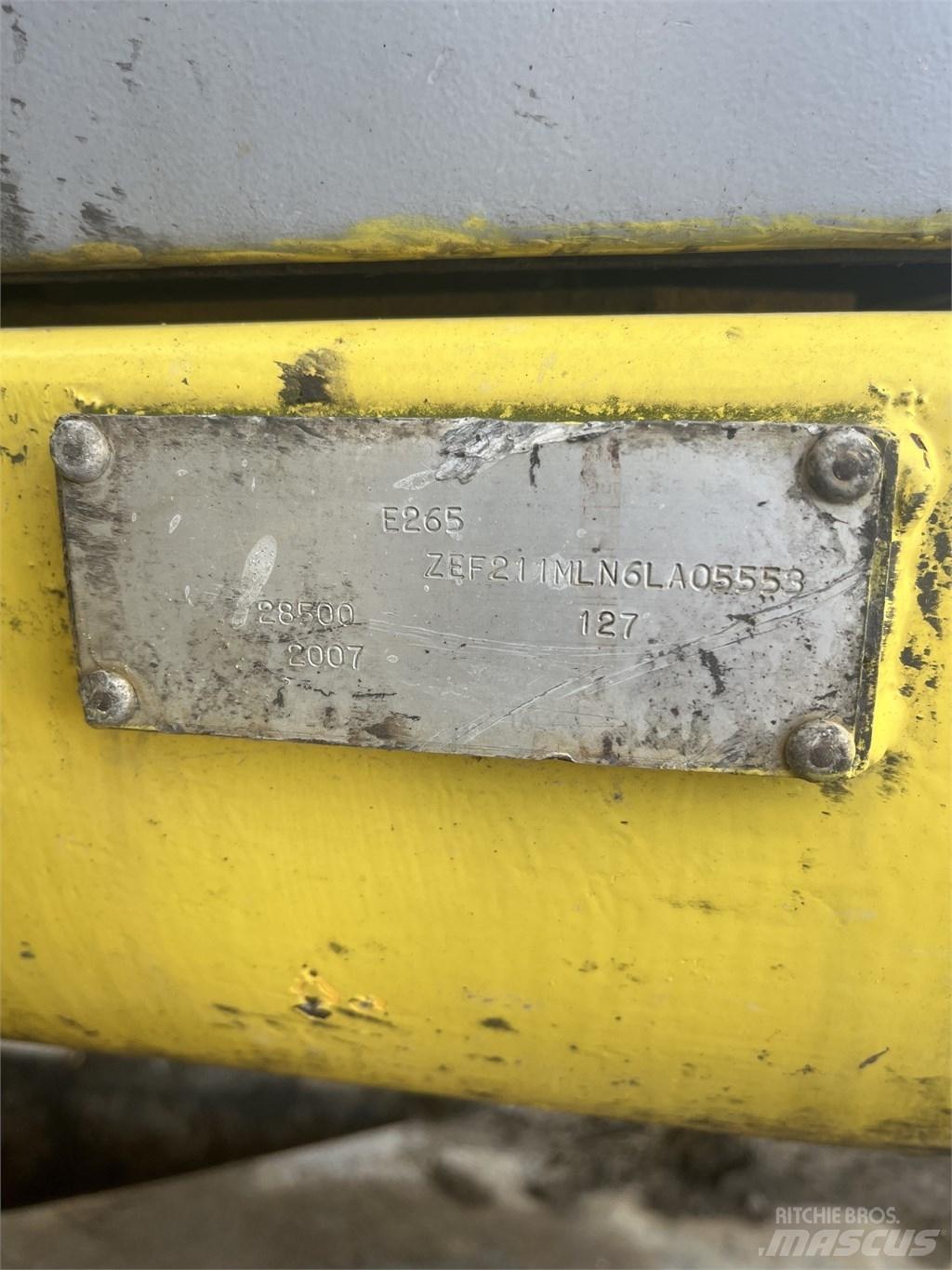 New Holland E 265 B Koparki gąsienicowe