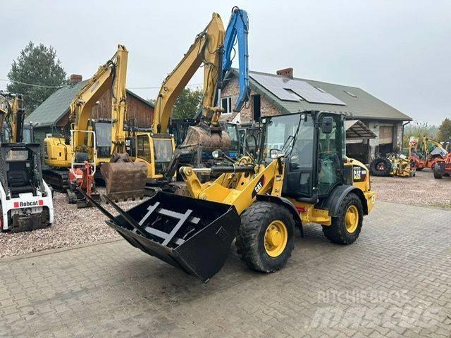 CAT  906M Ładowarki kołowe