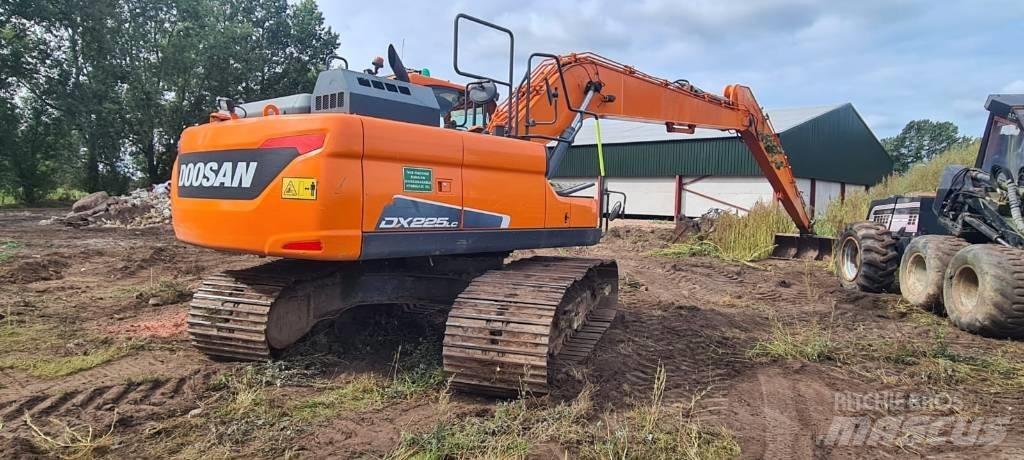 Doosan DX 225 LC-5 Koparki gąsienicowe