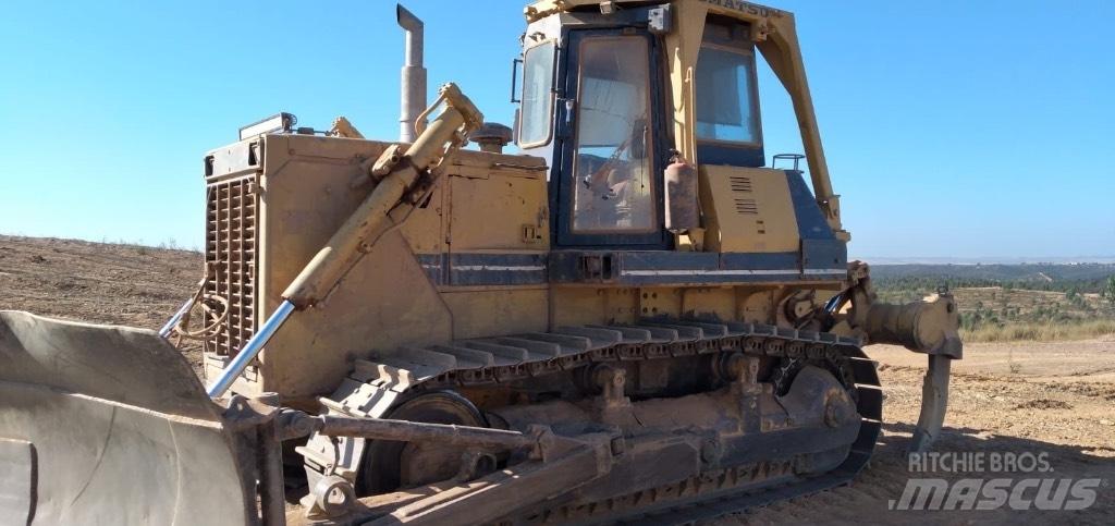 Komatsu D 85 E-21 Spycharki gąsienicowe