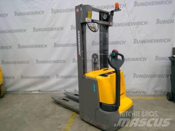 Jungheinrich EJC 216 Wózki widłowe unoszące z dyszlem