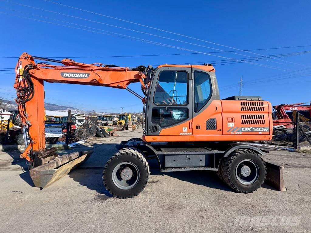 Doosan DX 140 W-3 Koparki kołowe