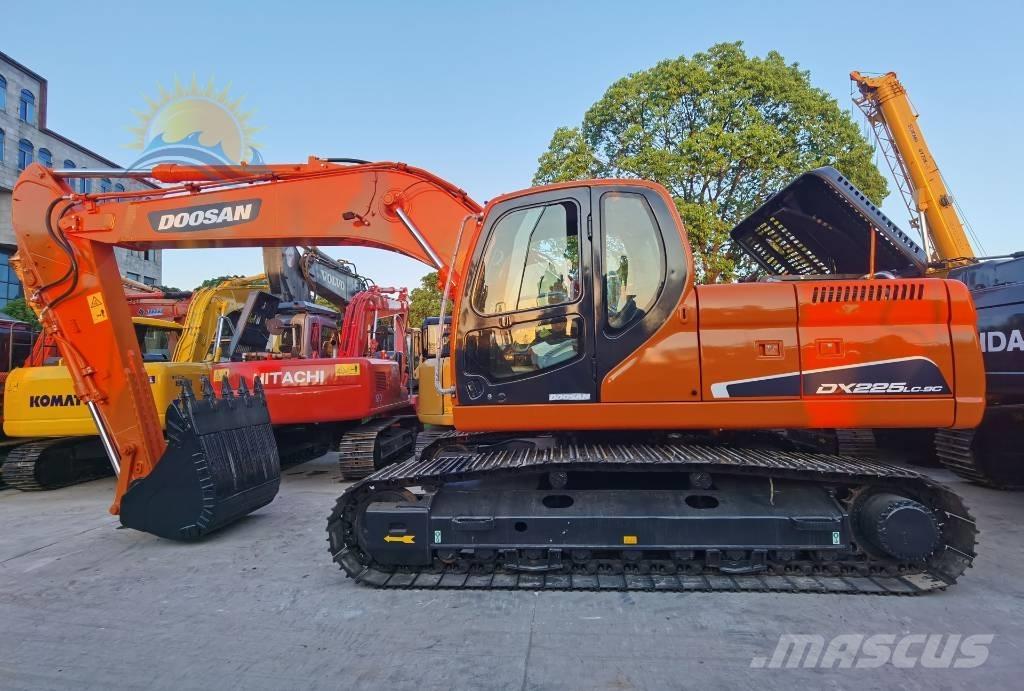 Doosan DX 225 LC Koparki gąsienicowe