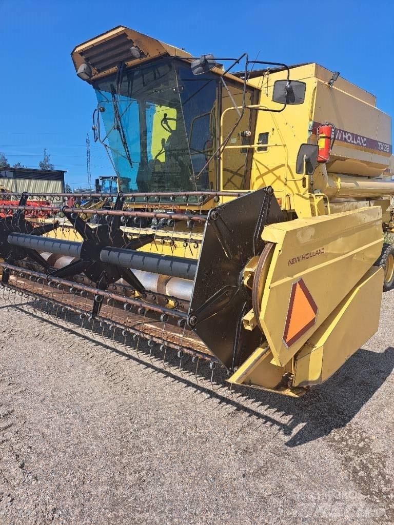 New Holland TX32 Kombajny zbożowe