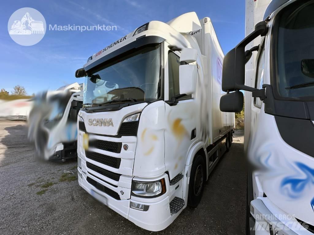 Scania R 580 Samochody ciężarowe ze skrzynią zamkniętą