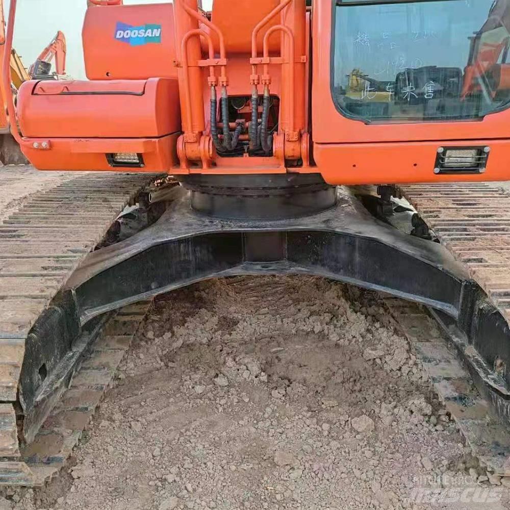 Doosan 225 Koparki gąsienicowe