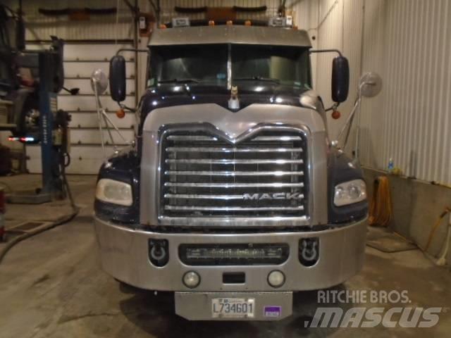 Mack CXU 613 Ciągniki siodłowe