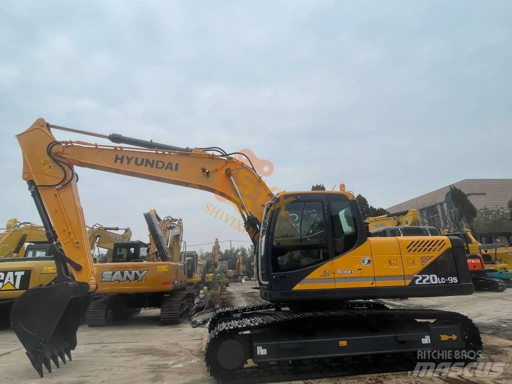 Hyundai Robex 220 Koparki gąsienicowe