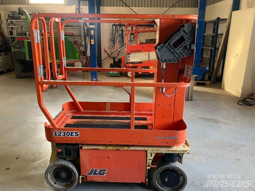 JLG 1230 ES Podnośniki masztowe