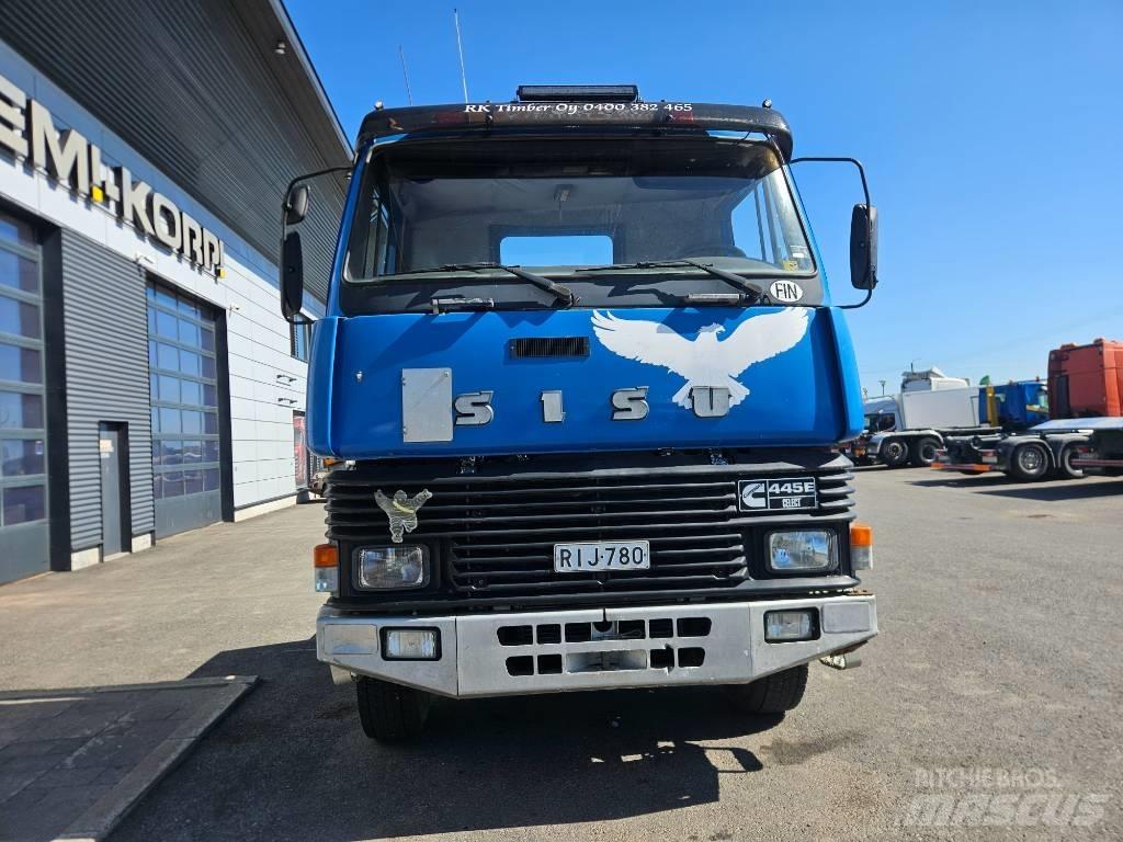 Sisu SM 320 Samochody do przewozu maszyn leśnych