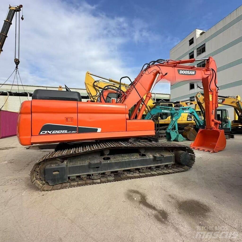 Doosan DX 225 LC-9C Koparki gąsienicowe