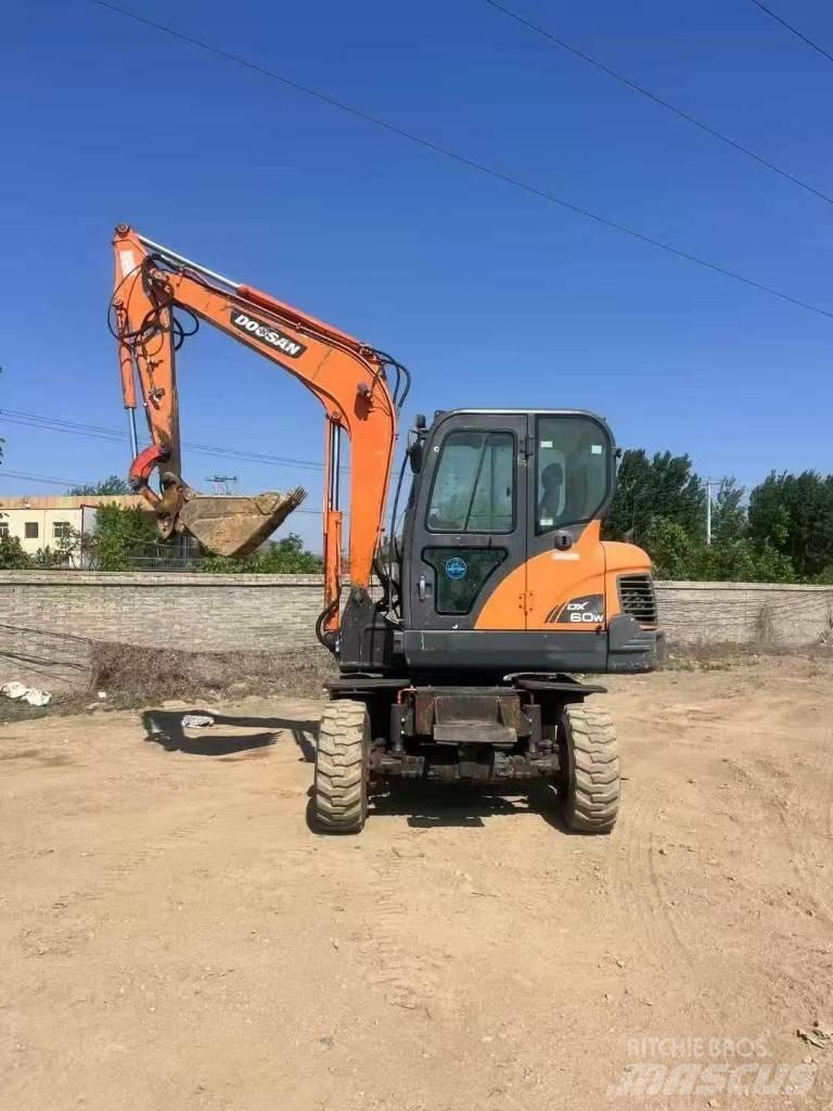 Doosan DX60W Koparki kołowe