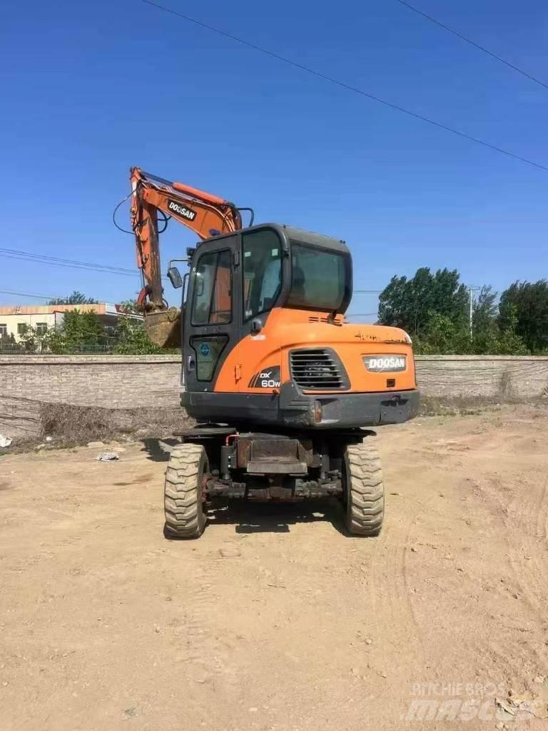 Doosan DX60W Koparki kołowe
