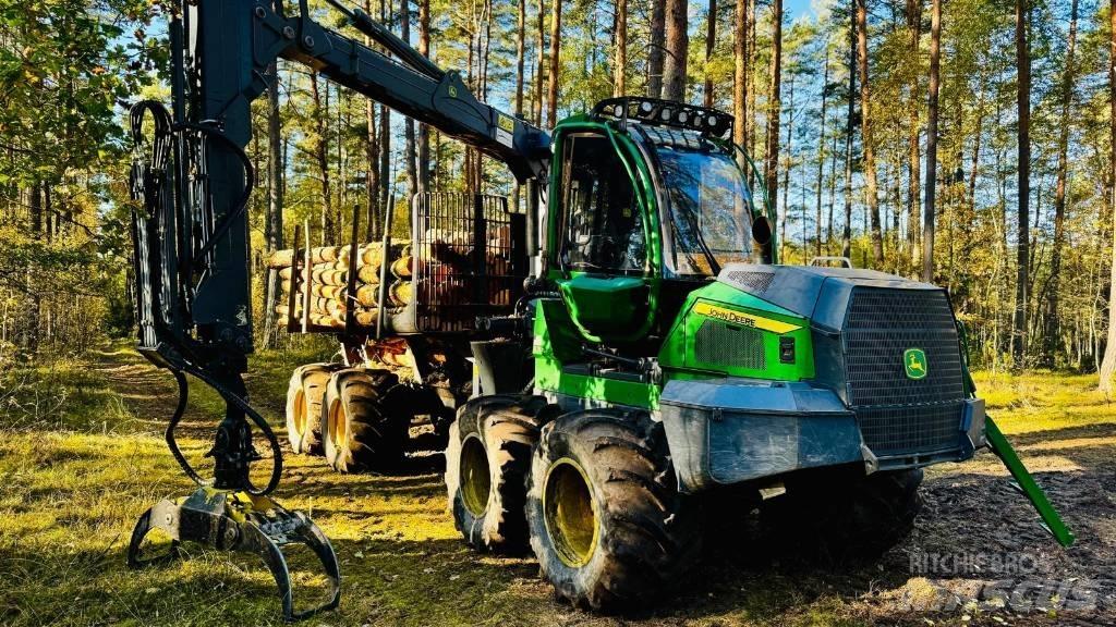 John Deere 1010G Forwardery