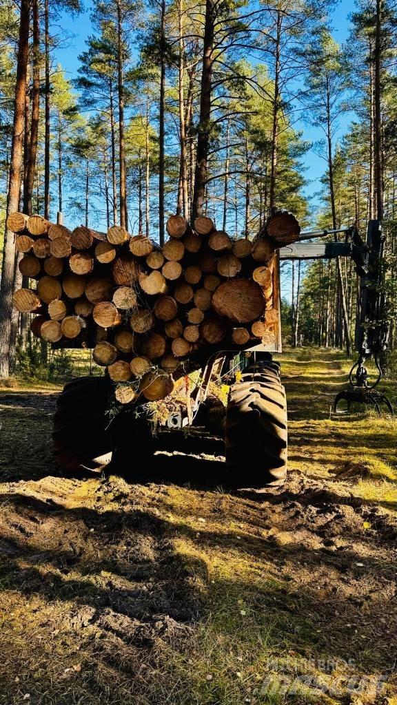 John Deere 1010G Forwardery