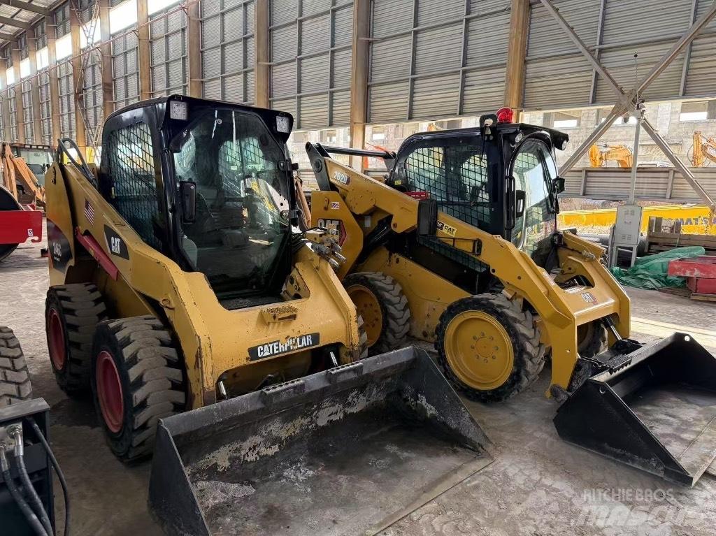 CAT 246C and 262D Ładowarki burtowe