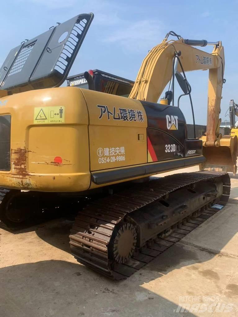 CAT 323 D L Koparki gąsienicowe