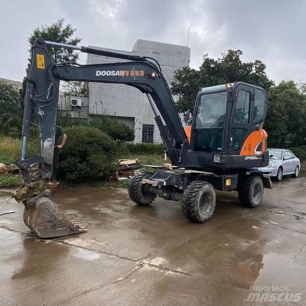 Doosan DX60W Koparki kołowe