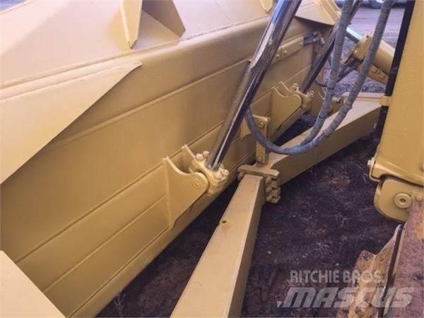 CAT D 6 R Spycharki gąsienicowe