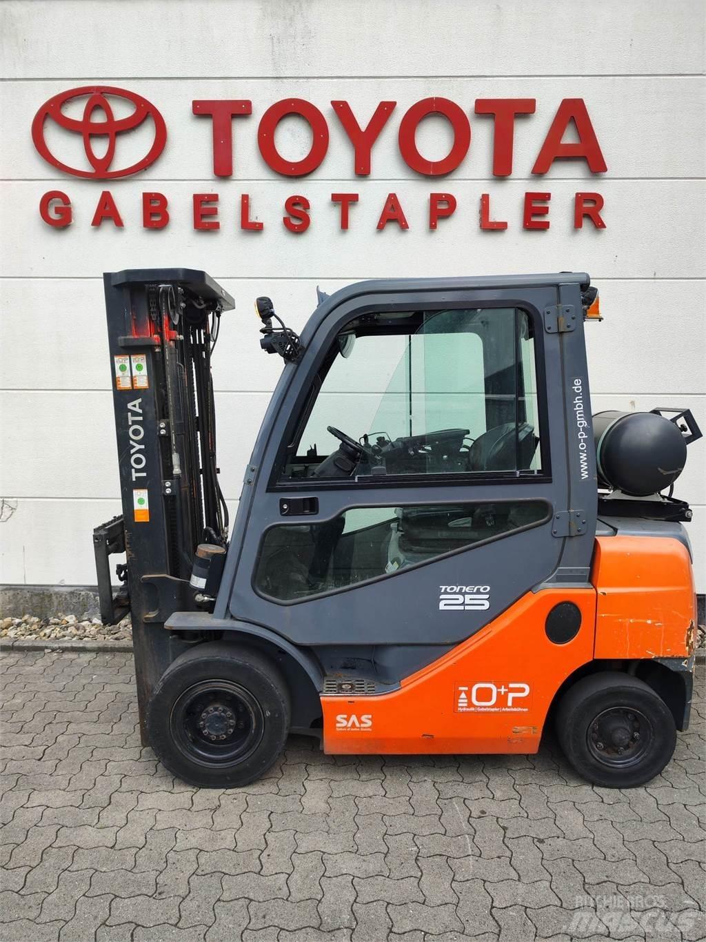 Toyota 02-8FGF25 Wózki LPG