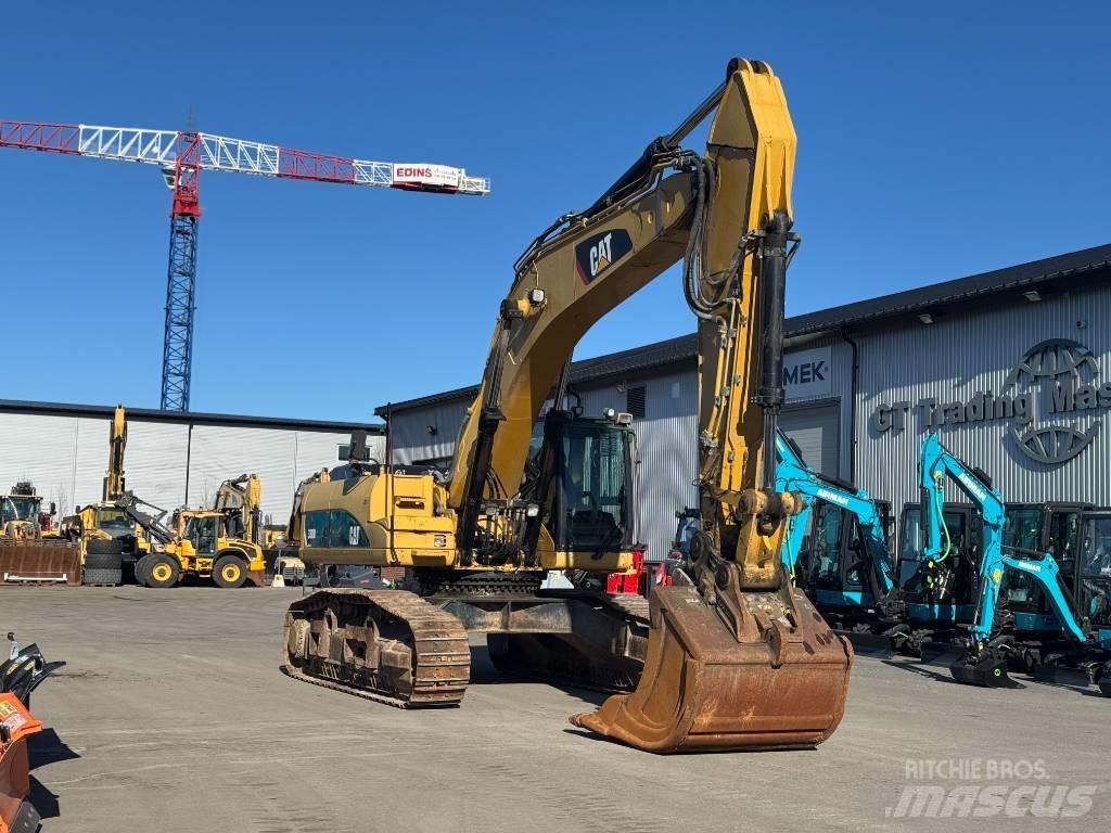 CAT 330 D L Koparki gąsienicowe