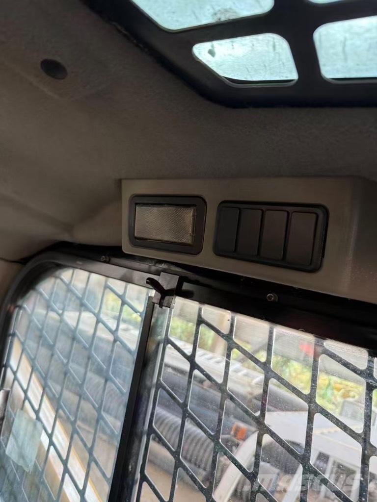 CAT 246 D Ładowarki burtowe