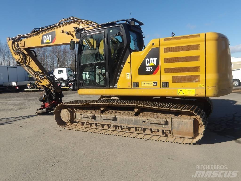 CAT 323 Koparki gąsienicowe
