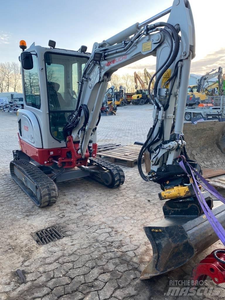 Takeuchi TB 225 Minikoparki