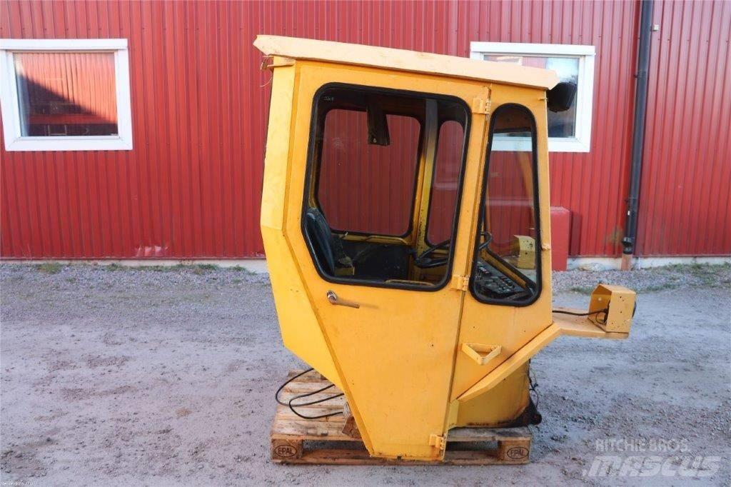 Lundberg 341 Kabiny i wnętrze