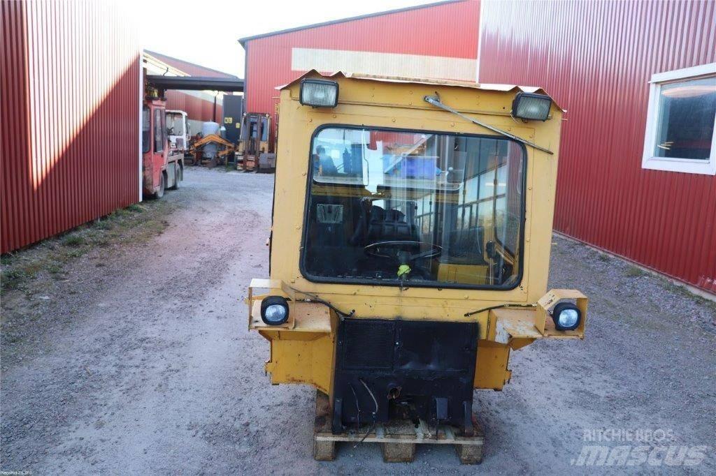 Lundberg 341 Kabiny i wnętrze