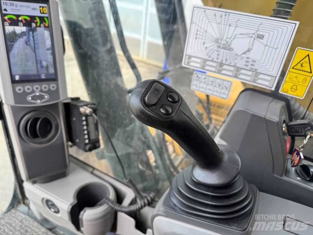 CAT 318 Koparki gąsienicowe