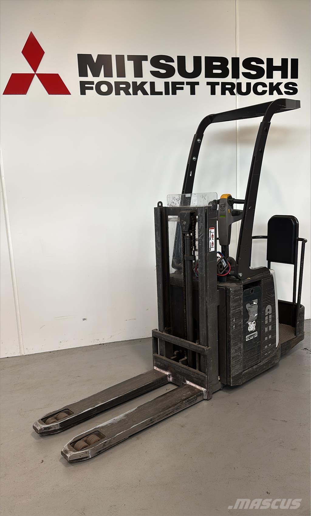 Atlet PDP200 Wózki widłowe samochodowe z przestrzenią ładunkową