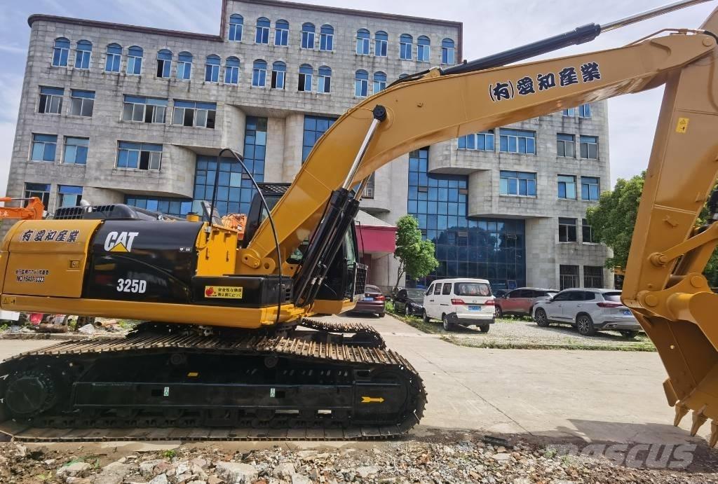 CAT 325 D Koparki gąsienicowe