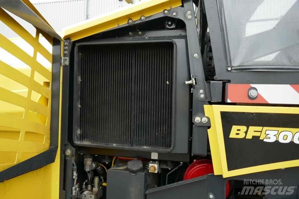 Bomag BF 300 C-2 Małe maszyny do asfaltu