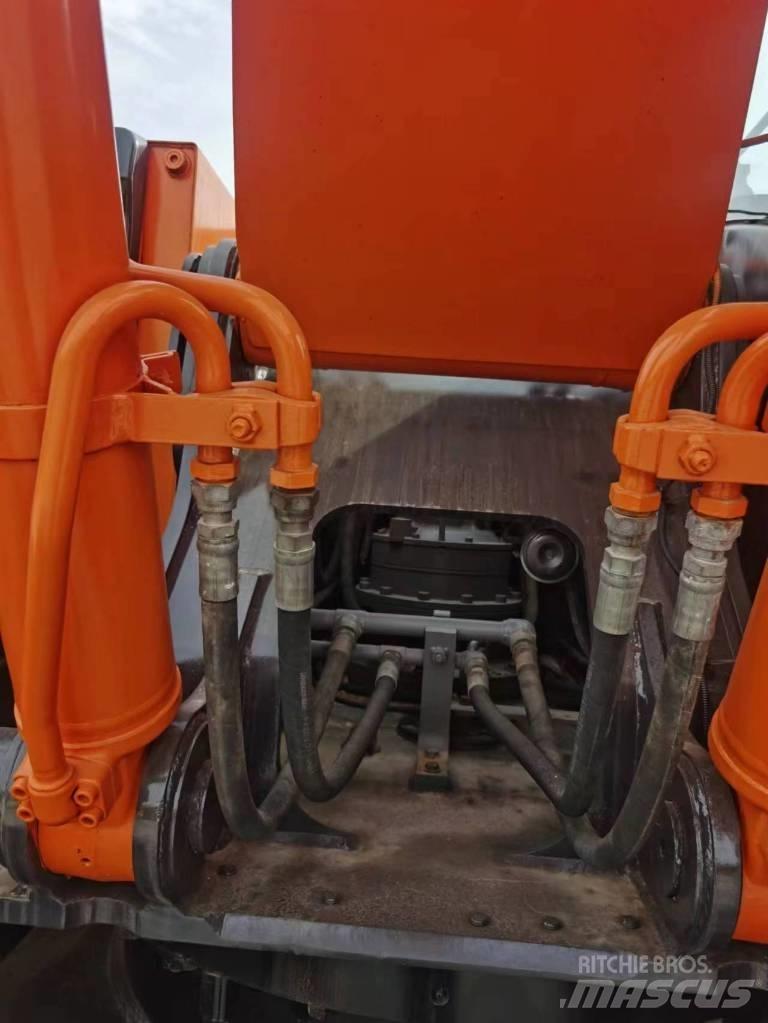 Hitachi ZX 240 Koparki gąsienicowe