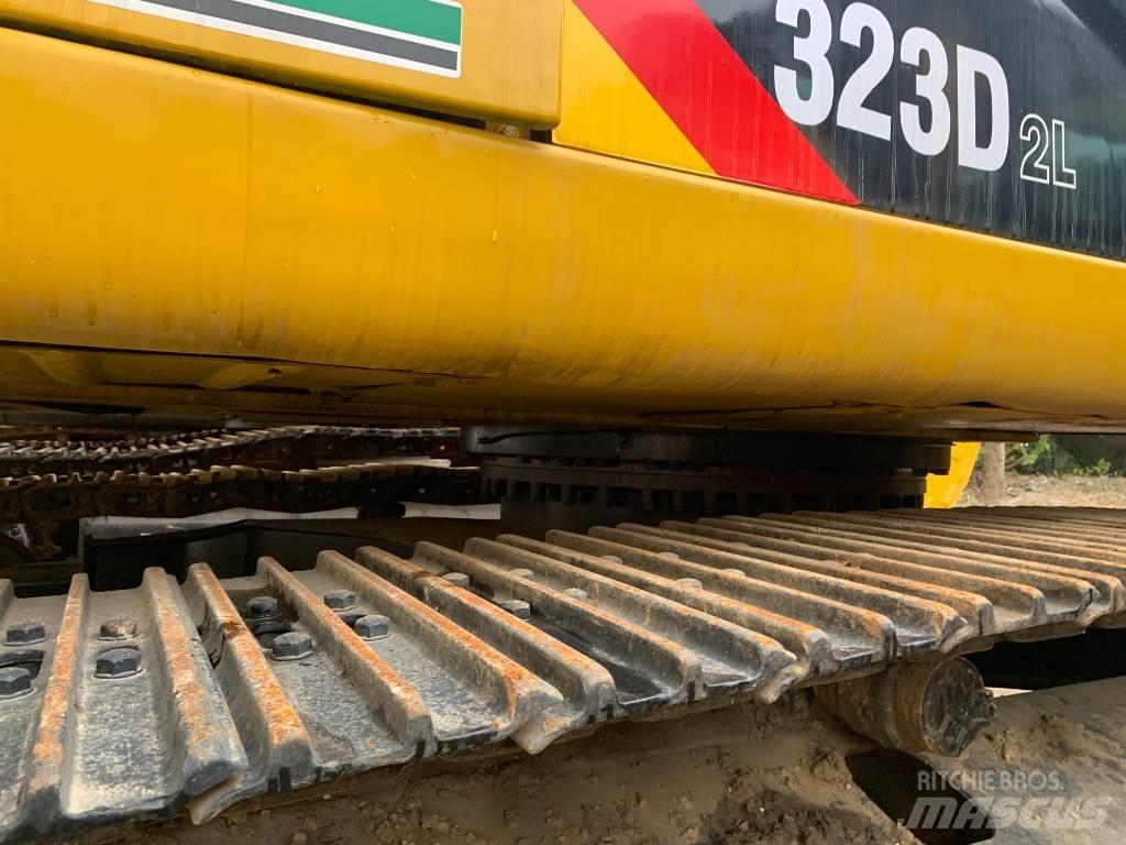 CAT 323 D L Koparki gąsienicowe