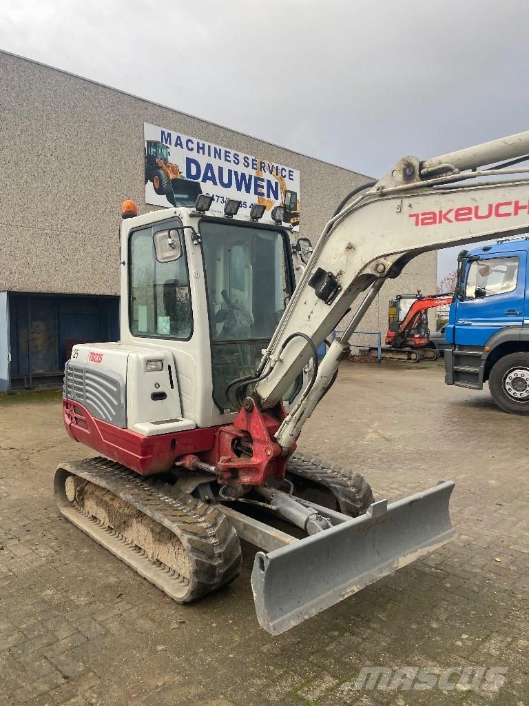Takeuchi Tb235 Minikoparki