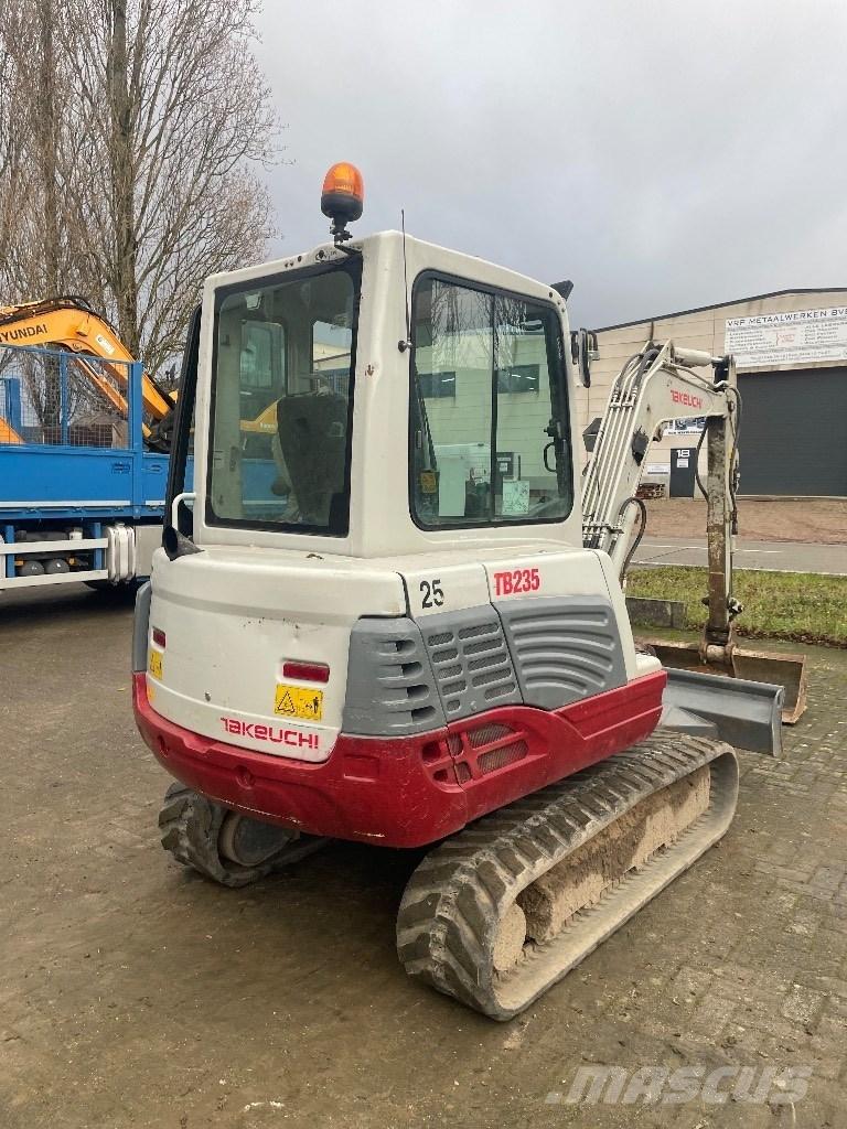 Takeuchi Tb235 Minikoparki