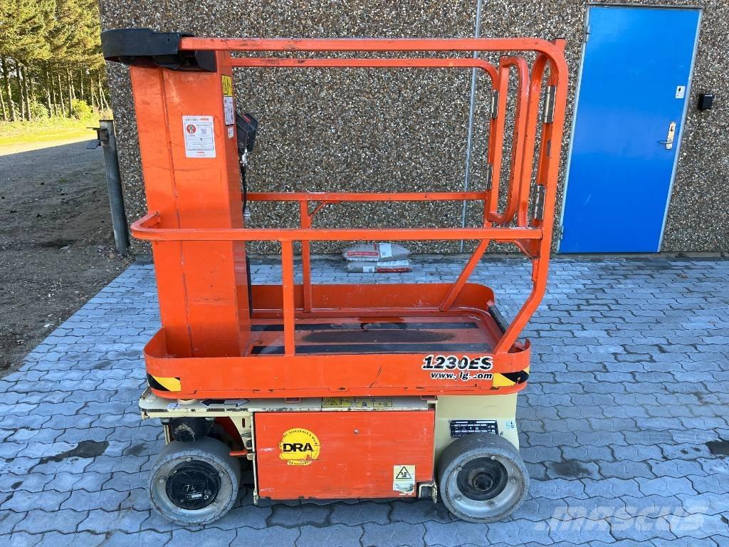 JLG 1230 ES Podnośniki masztowe