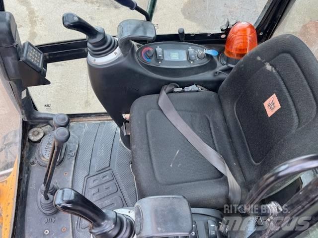 JCB 8018 Minikoparki
