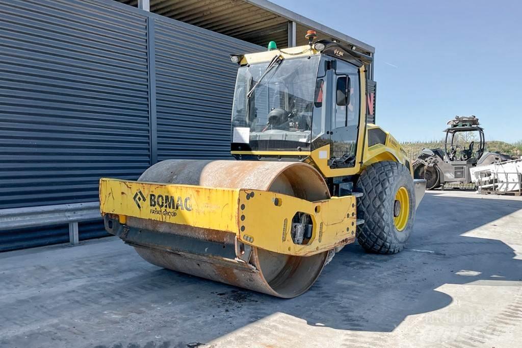 Bomag BW 213 D-5 Walce jednobębnowe