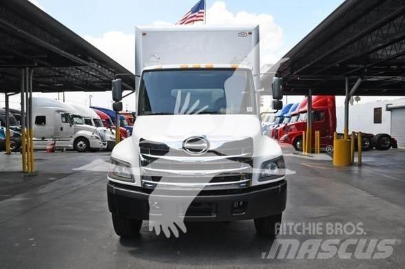 Hino 268 Samochody ciężarowe ze skrzynią zamkniętą