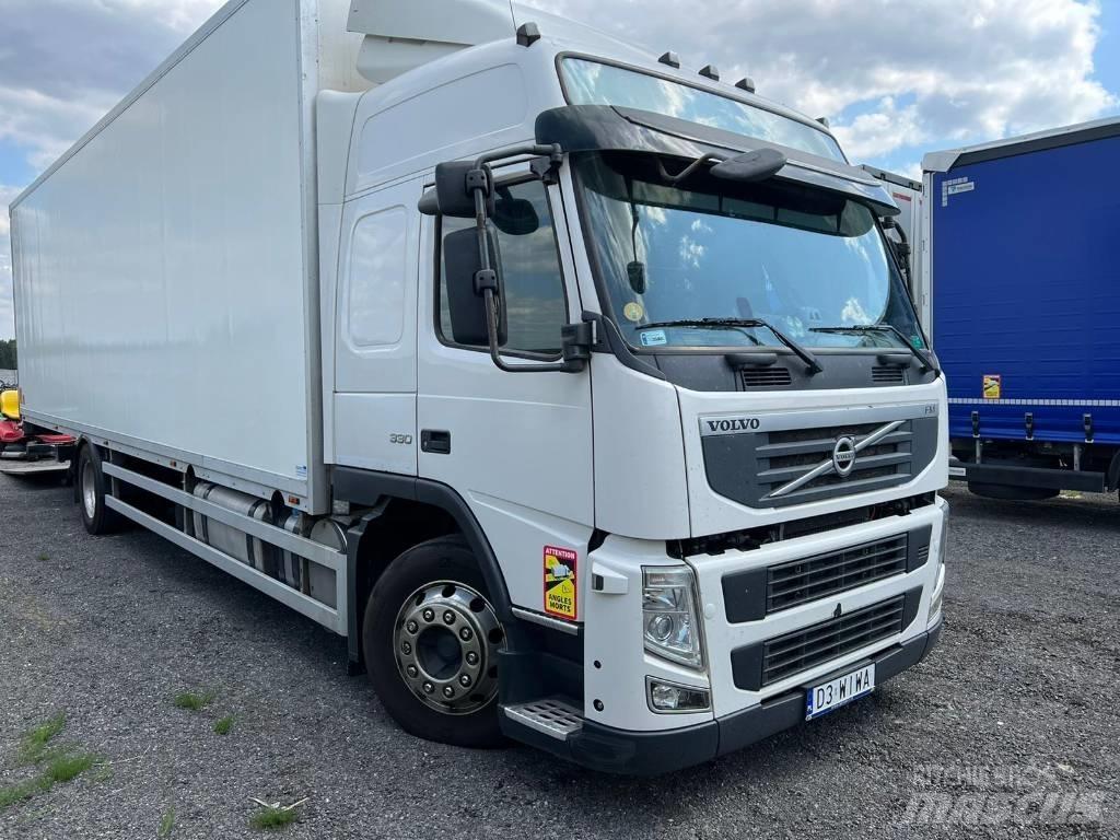 Volvo FM 330 Samochody ciężarowe ze skrzynią zamkniętą